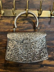 👜 Silver Royal Antique Bag