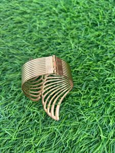 Metal Alloy Bracelet