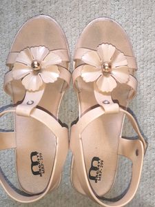 Very Comfortable Sandals Size 4.5