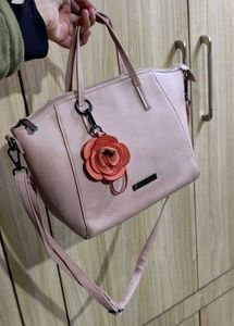 🚨SALE🚨Caprese Peach-Coloured Solid Handheld Bag