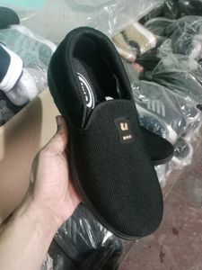 NEW NO USED CASUAL SHOES,