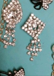 Charming Set of 4 Stylish Brooches 😍