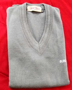 Stylish Grey Knit Vest - Classic Look