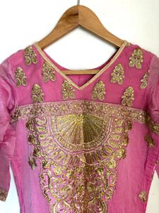 Elegant Pink &amp; Gold Embroidered Pakistani Kurti