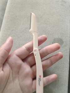 Eyebrow Razor for Precision Grooming