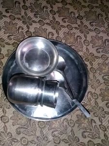 Metal Dinnerware Set 9 pics