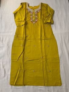 🆕Mustard Embroidered Kurta Set with Pant