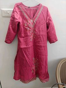 Beautiful Pink Embroidered Kurta