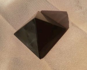 Combo Black Agate Pyramid To Attract Good Fortune