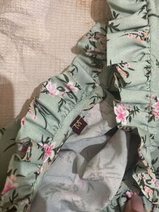 PRETTY PUFFED SLEEVES TOP FOR WOMEN - PISTA GREEN