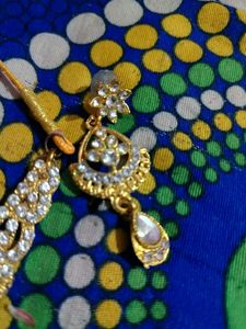 Elegant Gold &amp; Crystal Necklace Set