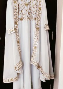 Elegant White Kurta Set with Gold Embroidery