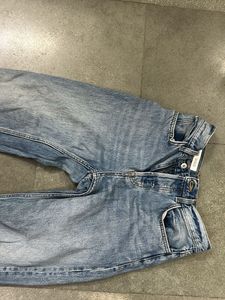 baggy denim jeans for go to outfit