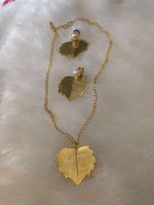 Gold Leaf Pendant Necklace & Earrings Set