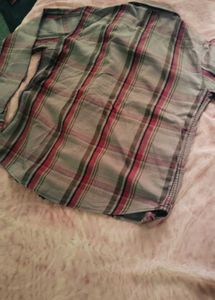 Classic Plaid Long-Sleeve Shirt