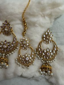 Stunning Kundan Maang Tikka &amp; Earrings Set