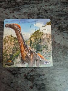 Jurassic World Dinosaur Puzzle,puppet and bottle