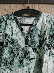 Stylish Abstract Print Top