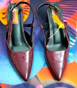 TRENDY BURGUNDY HEELS