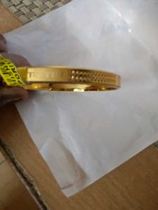 Elegant Gold Bangle