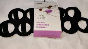 Wilko Velvet Necklace Hanger