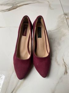 Chic Burgundy Suede Pumps