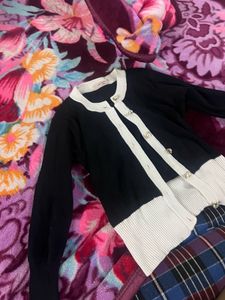 Chic Black &amp; White Cardigan