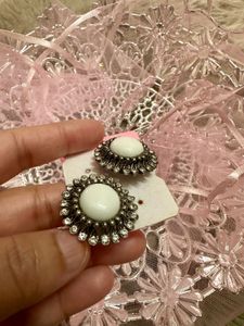 Elegant White &amp; Silver Stud Earrings