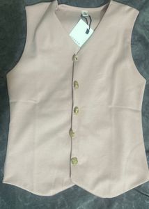 Elegant Sleeveless Blazer