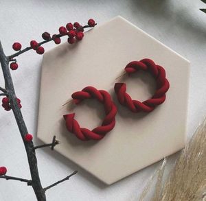 Bold Twisted Hoop Earrings - 1 Pair