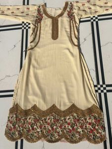 Elegant Cream Kurta Set with Embroidery