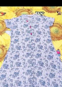 Avaasa Front Slit Flared Updown Kurti