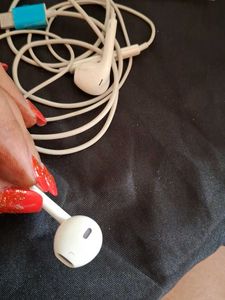 type c earbud
