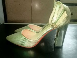 Golden Pointed Heels