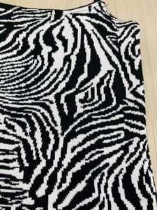black and white crop top