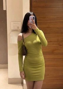 olive green one-shoulder mini dress 🫒.⋆
