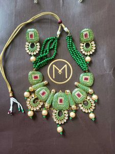 Exquisite Pearl &amp; Crystal Necklace Set