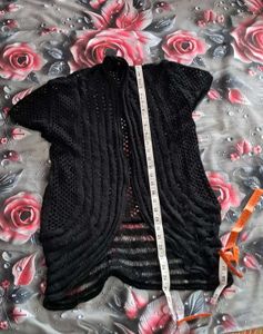 shrug Black