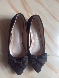 Chic Black Bow belly