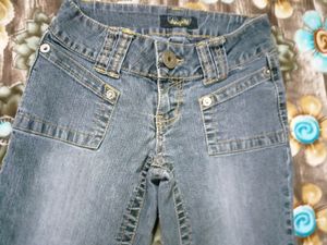 Bell Bottom Jeans With Unique Pocket For Girls 😍👖