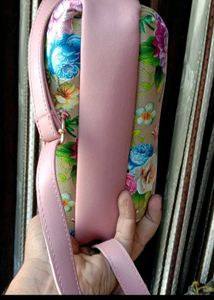 Sling Bag 🛍️