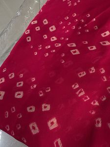 Raspberry pink Embellished Bandhani Saree