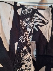 Printed Black &amp; White Kurti