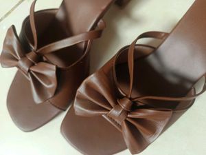 cute chocolate brown bow heels 🤎