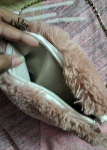 Fuzzy Heart Chain Bag