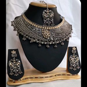 Oxidized Silver Necklace with Earrings