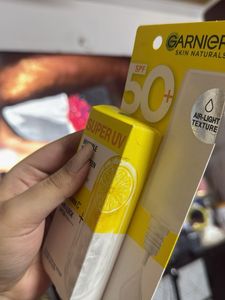 Garnier Super UV Invisible Serum Sunscreen SPF 50