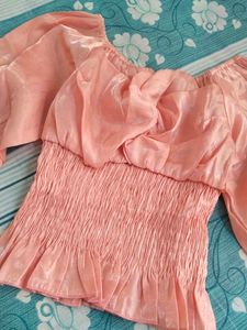 Peach Smocked puffed sleeved Top🍑💝