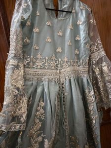 🌸Elegant Embroidered Kurta Set