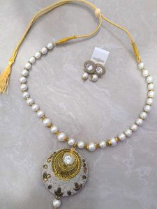 Elegant Pearl Necklace & Earring Set